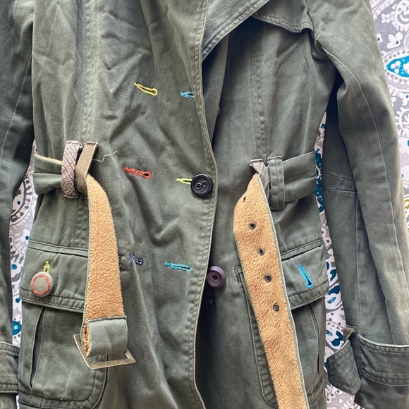Size small green trench, fun colorful details and inside pattern. - Picture 3 of 5
